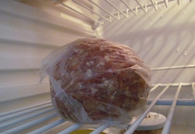 Vaříme pro kočky: recept na hovězí mrkvánky - 30 minut necháme odpočinout