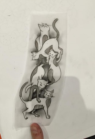 Kočky v tetovacím salonu / Cats in Tattoo Salon